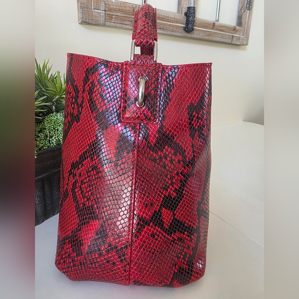 Dries Van Noten Vermilion Python Embossed Leather Hobo Bag- Runway Piece - Picture 6 of 15